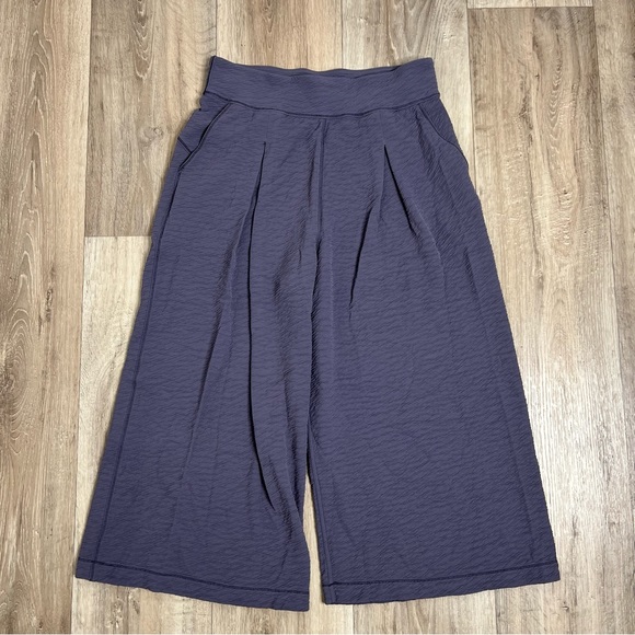 Lululemon Can You Feel The Pleat Crop in Moonwalk - Picture 7 of 15